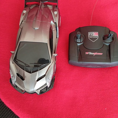 Lamborghini Veneno 1:24 Remote Control Car like new with Lights