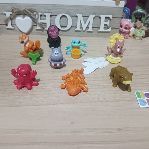 Kinder Natoons animal figures like new, 2 collectible figurines