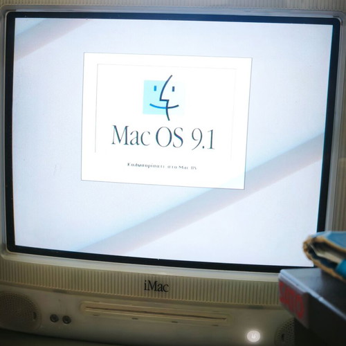 Apple G3 desktop computer used, dalmatian blue 2001 model