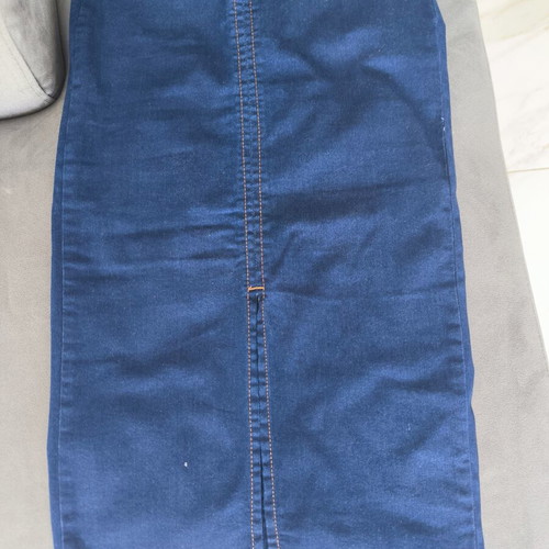 Midi skirt with front slit, like new, size XS, blue