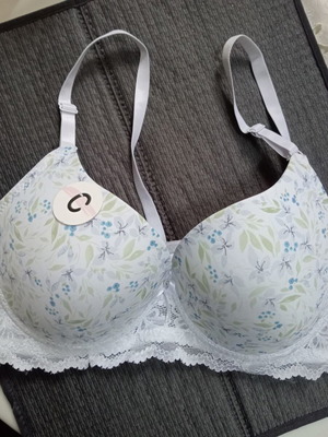 Hana bra size 105C/85C with floral pattern and lace, white
