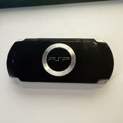 Sony PlayStation Portable PSP 2004 used with 4GB SD and game