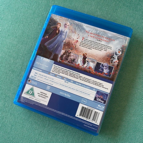 Frozen 2 Blu-Ray like new with English and Spanish subtitles