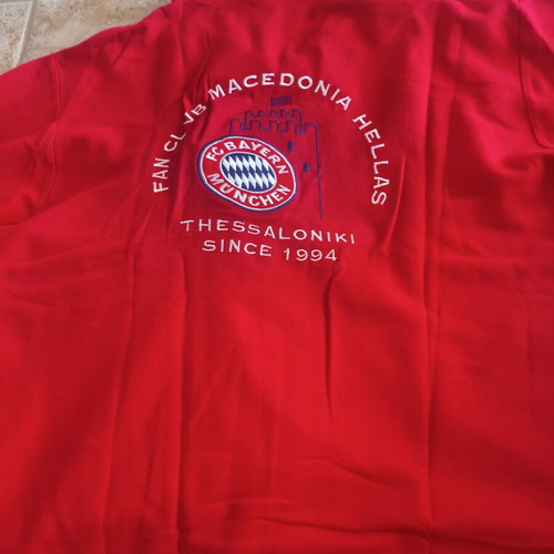 Bayern Munich shirt size XL like new, red autumn style