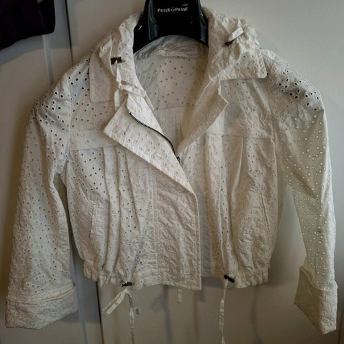 Rococo white crop jacket with detachable hood new