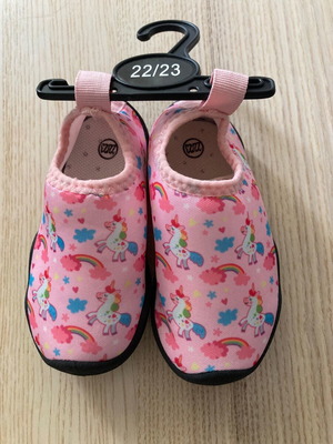 Beach shoes size 22/23 Jumbo new