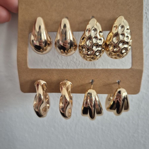 Earrings set unused, gold tone