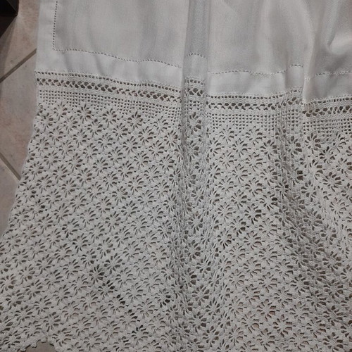 Curtain handmade with lace, like new, white fabric 150x135 cm