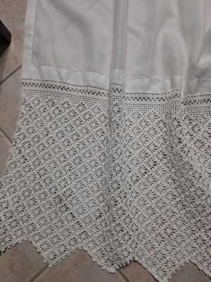 Curtain handmade with lace, like new, white fabric 150x135 cm