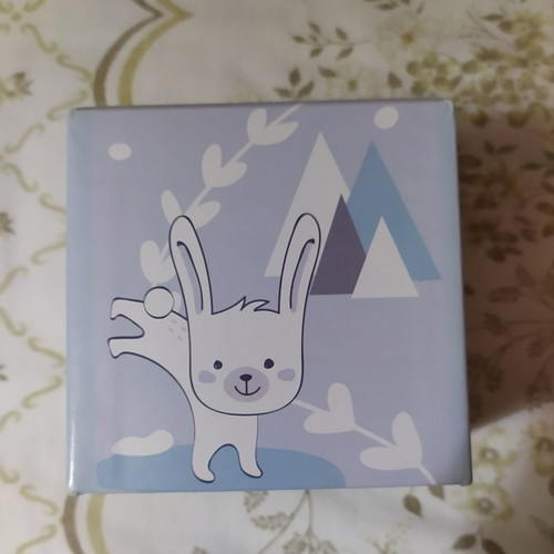 Collectible cardboard box new, dimensions 10x10x10 cm