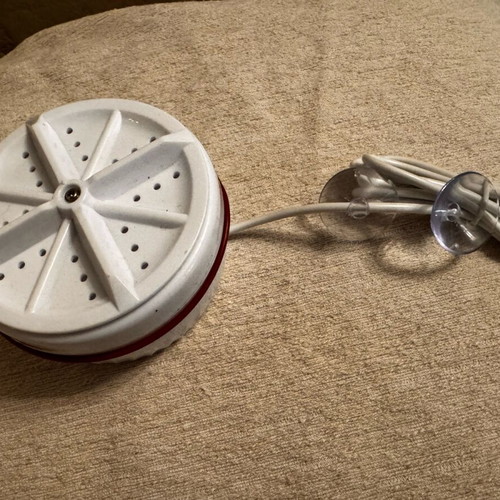 Small washing device new with USB port for smaller clothes
