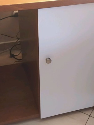 Ντουλάπι από μασίφ ξύλο κερασιάς