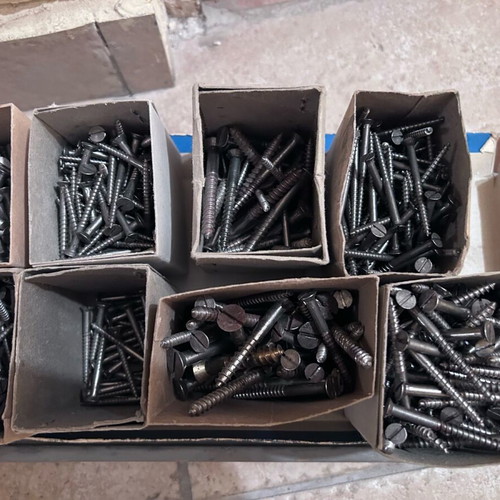 Screws, nails and dowels like new, pack