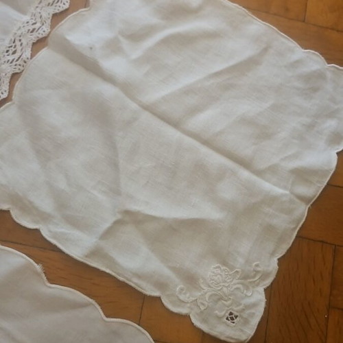 Doilies like new, set of 4