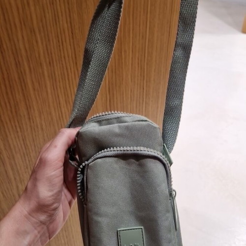 Lefrik crossbody bag like new, waterproof Oxford RPET material