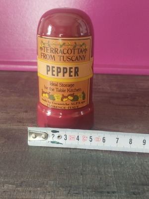 Pepper shaker from Tuscany like new
