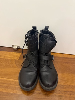 Bata boots used, black size 39 with laces and zipper