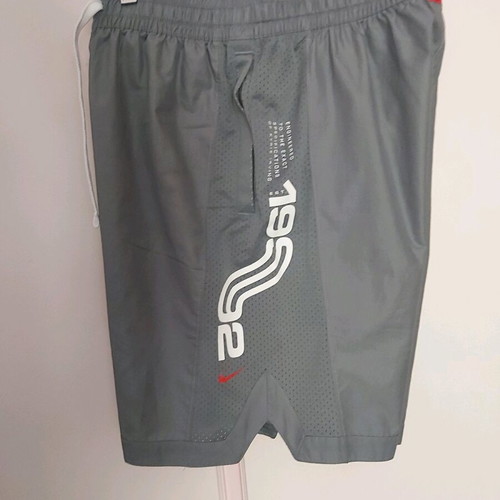 Nike Kyrie Irving sports shorts like new, size Medium, gray