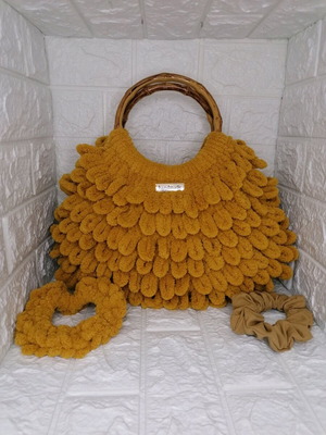 Puffy Bag mustard hand bag new with horn rings and scrunchie
