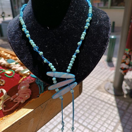 Handmade macrame necklace new, blue