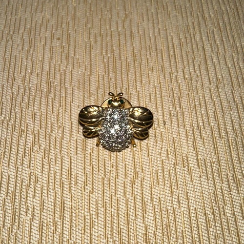 Bee-shaped pin vintage like new