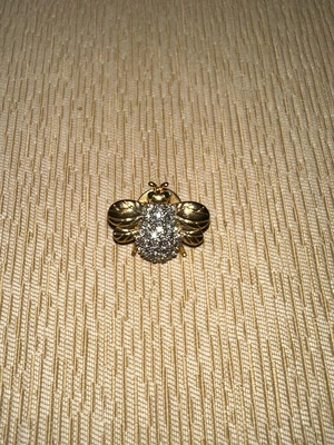 Bee-shaped pin vintage like new
