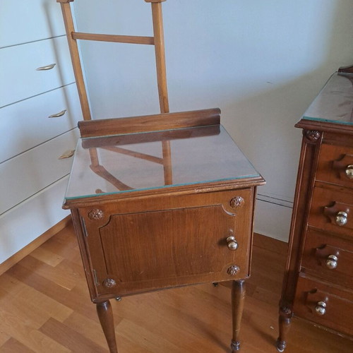 Varagkis bedroom set like new with dresser and 2 nightstands