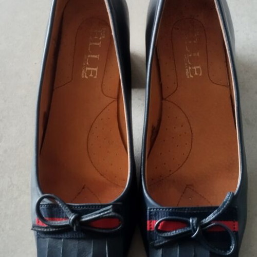 Elle blue anatomical leather women's shoes size 37 like new
