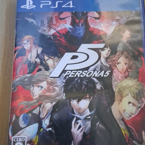 Persona 5 Japan Version PS4 game like new, 20GB