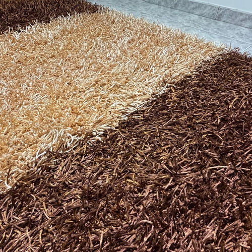 Rug 240cm x 160cm like new