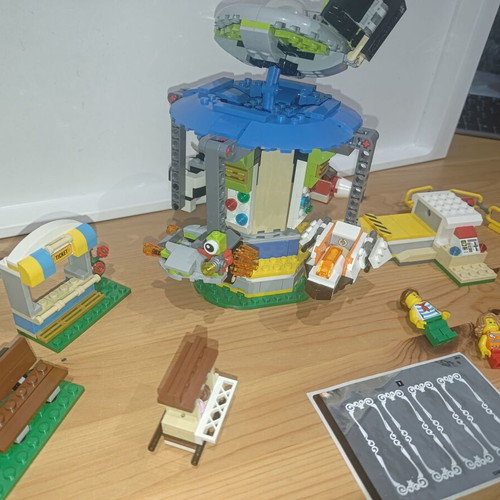 Lego Creator 3-in-1 31095 Fairground Carousel like new