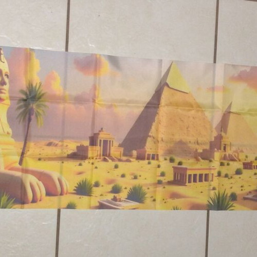 Sphinx and Pyramids table runner