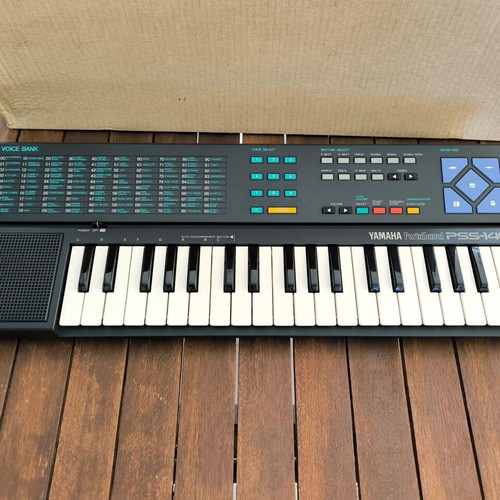 Yamaha PSS-140 Portasound Synthesizer like new