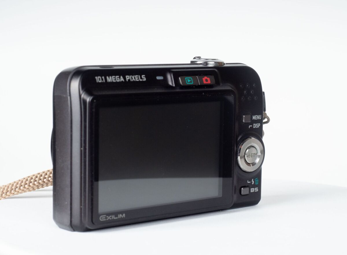 Casio Exilim EX-Z1050 digital camera used - € 160,00 - Vendora.cy