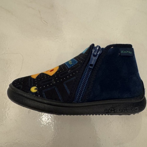 Mini Max Anatomical Baby Slippers Size 26 Like New