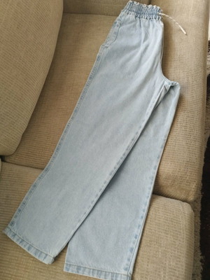 Stradivarius jeans like new with elastic waist and pockets