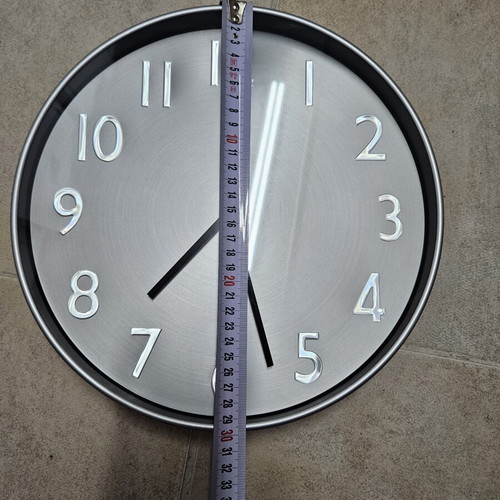Wall Clock analog new condition