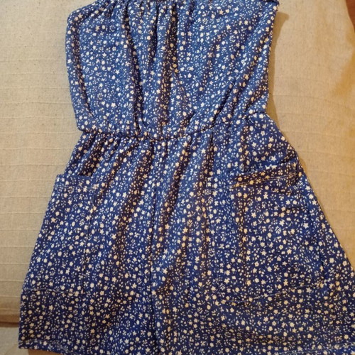 Short jumpsuit blue with tiny flowers new, size S