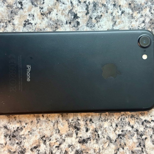 Apple iPhone 7 32GB used with box and cases