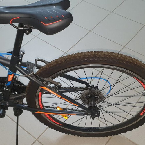 Champions Quattro balance bike like new, 24 inch wheels, gears