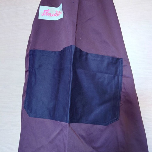 Barista apron like new, brown with black pockets