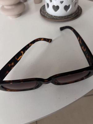 Sunglasses, brown