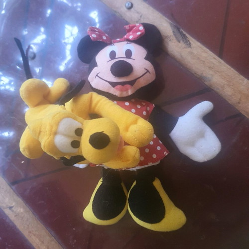 Minnie and Pluto figures like new