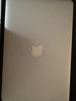 Apple MacBook Air 2013 laptop used, needs service and format