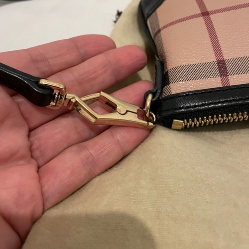 Burberry authentic bag like new
