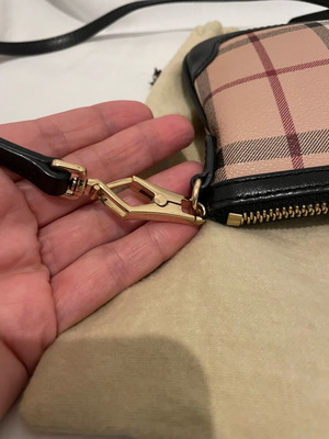 Burberry authentic bag like new