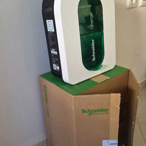 Schneider Charge home charger 7.4/11/22KW 1P/3PN T2S