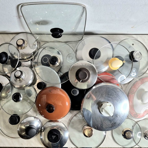 Cookware lids set used, pack of 30, various sizes and materials