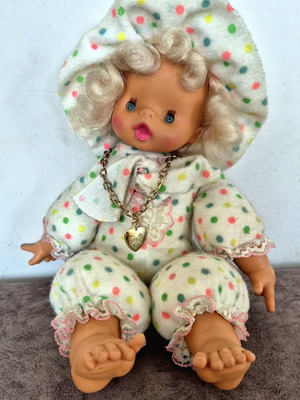 El Greco Despoinidoula doll used with pendant chain