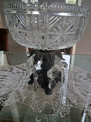 Vintage crystal fruit bowl like new decorative